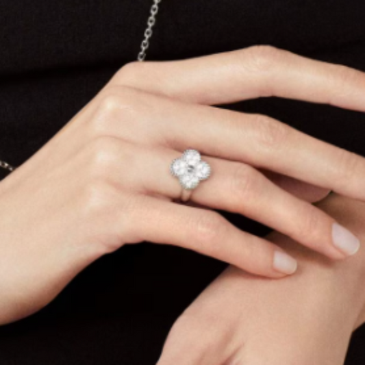 AMBER RING | DIAMOND SILVER