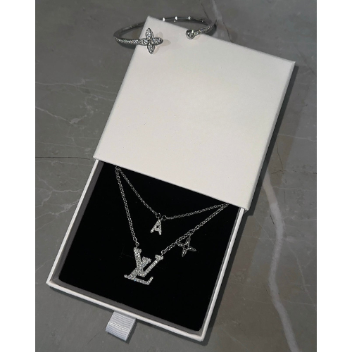 LETTER NECKLACE | SILVER